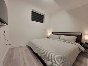 2 chambres, fer et planche à repasser, Wi-Fi, draps fournis