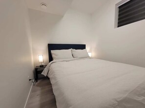 2 chambres, fer et planche à repasser, Wi-Fi, draps fournis
