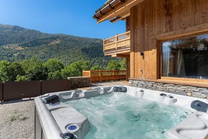 Bañera de hidromasaje exterior