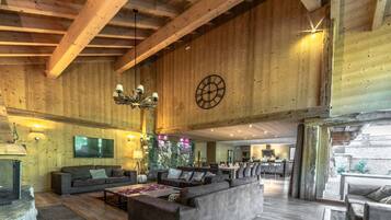 TV, fireplace, stereo