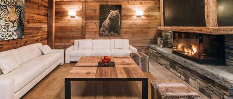 TV, fireplace, stereo