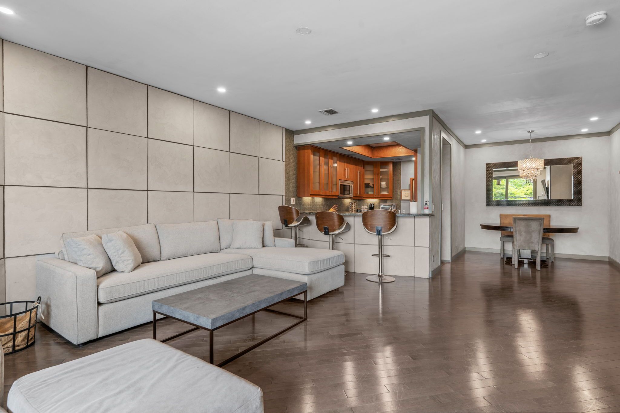 Apartment, City View | Living area | Flat-screen TV