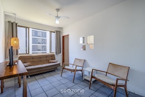 Basic Apartment | Living area