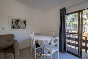 Basic Apartment | Interior