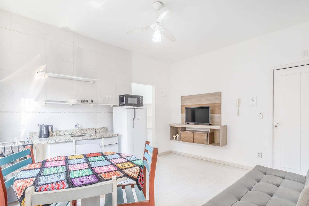 Basic Apartment | Living area