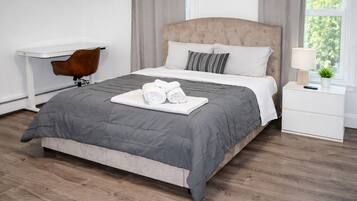 4 bedrooms, iron/ironing board, WiFi, bed sheets