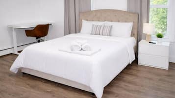 Desk, iron/ironing board, WiFi, bed sheets