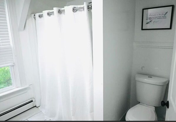 Towels, soap, toilet paper - 6 Beds Home w/Game Room Perfect for Groups (Killingly)