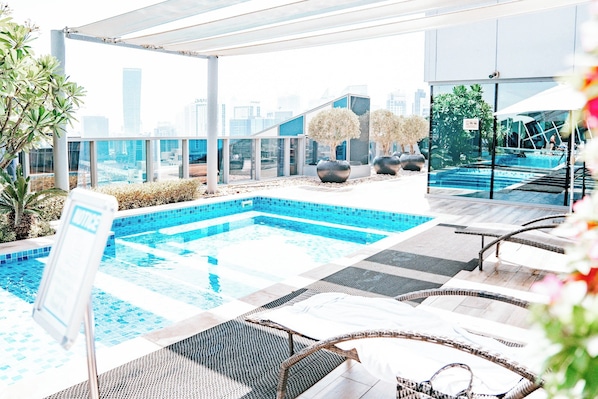 Apartment (0 Bedroom) | Interior - Luxury Studio Rooftop Pool & Gym Access (Dubai)