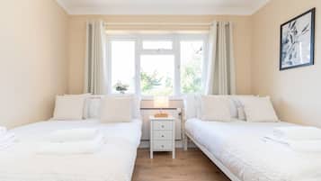 1 bedroom, iron/ironing board, internet, bed sheets