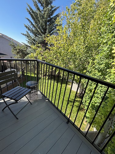 New Build, Charming 1-bedroom home in fabulous Calgary SW, 1.2 hours from Banff