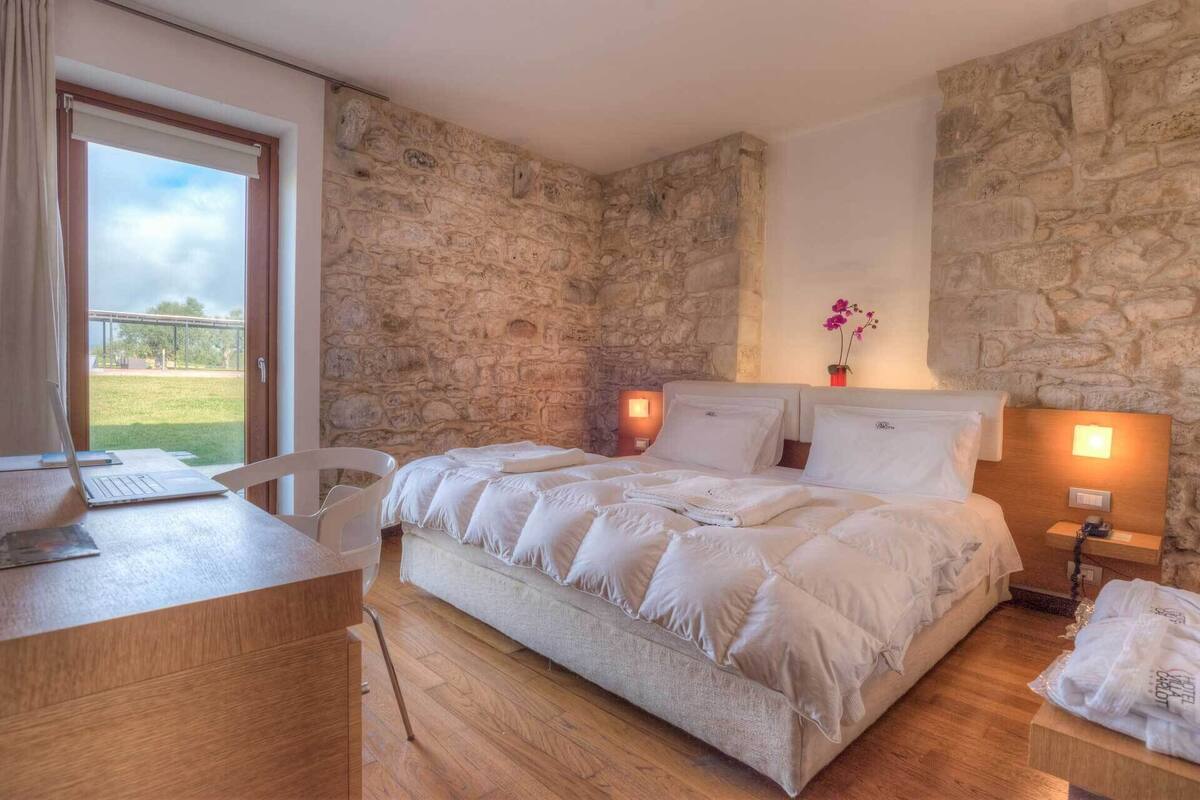 Superior Room | In-room safe, iron/ironing board, free WiFi