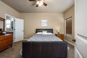 3 bedrooms, iron/ironing board, WiFi, bed sheets