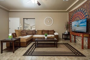 Living area - Charming 3-bedroom house in marvelous Las Cruces - Everything you need is here. (Las Cruces)