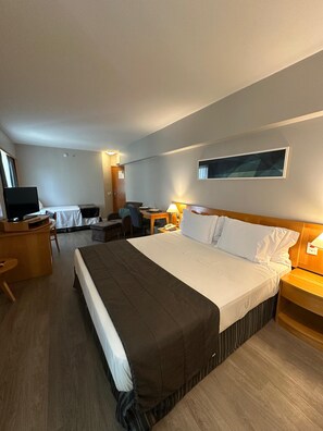 1 bedroom, in-room safe, iron/ironing board, free WiFi