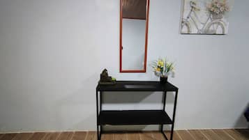 Family Room (2) | Free WiFi