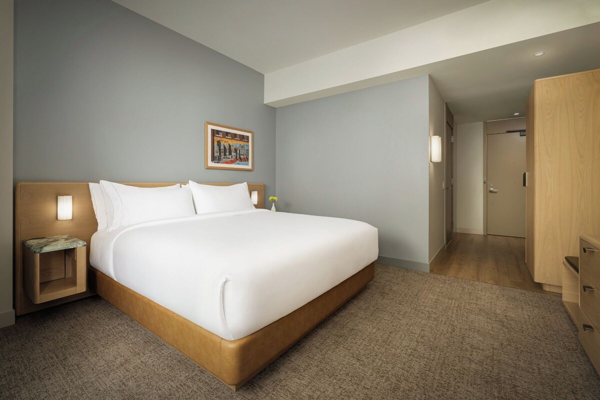 Premier Room, 1 King Bed