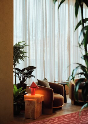 Lobby sitting area - The Atlas Hotel (Boston)