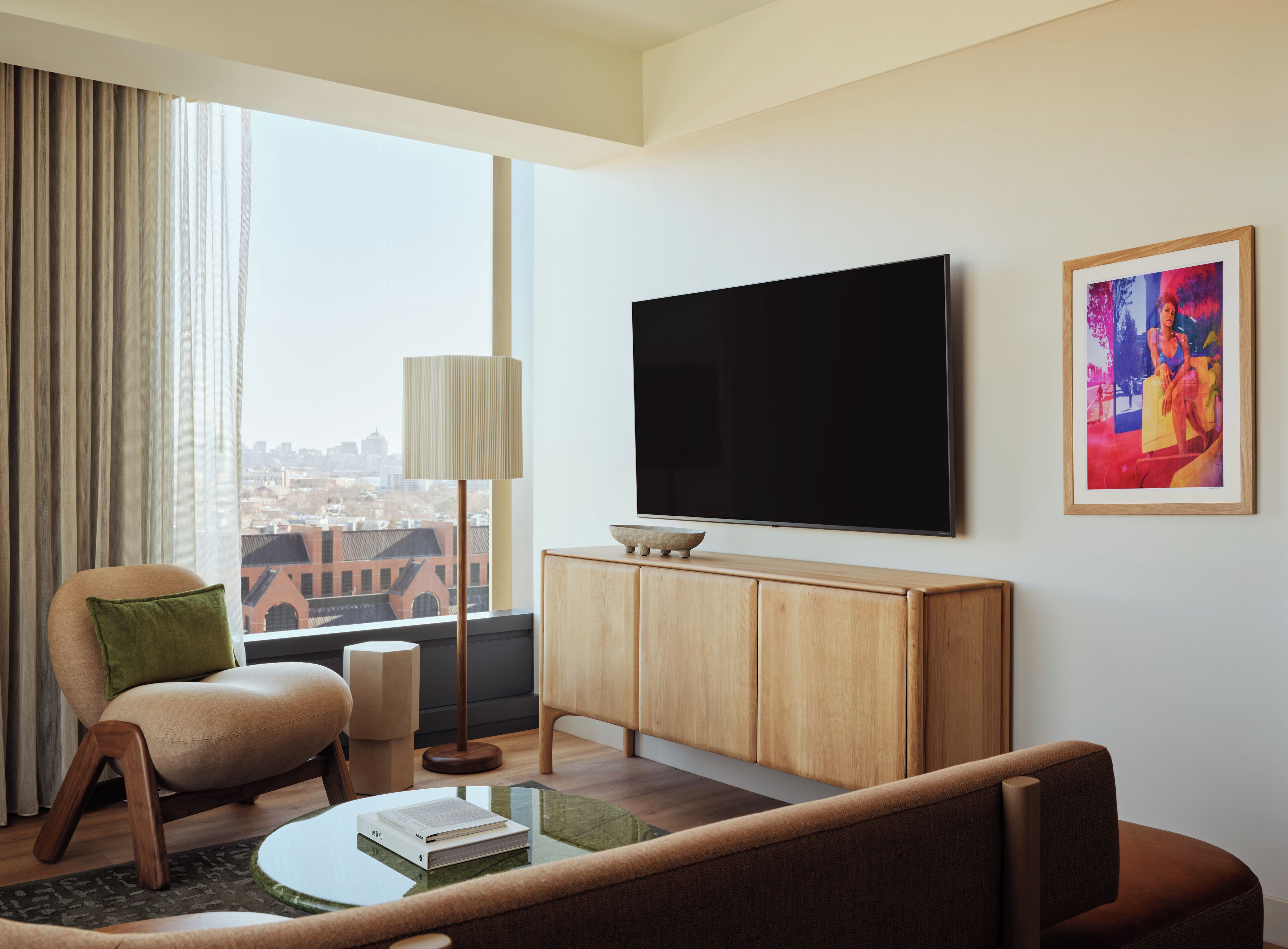 Suite (Compass) | Living area | Books