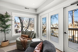 50-inch Smart TV with digital channels - Dragëstil Park Point Aparthōtel | Boutique Collection by Heirloom (Duluth)
