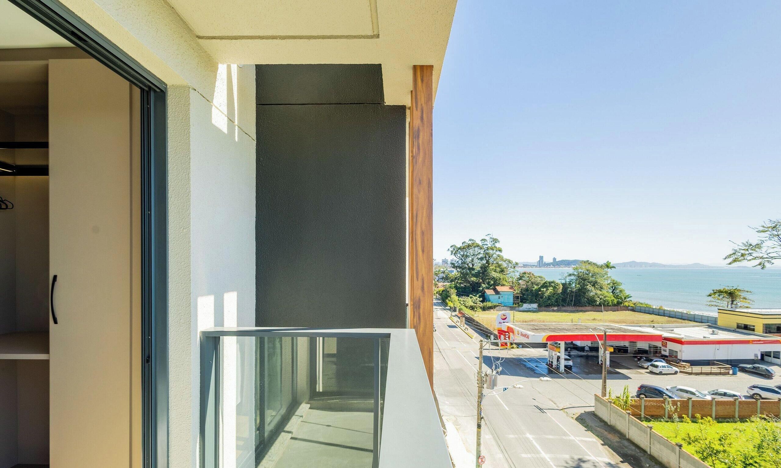 Basic Apartment | Terrace/patio
