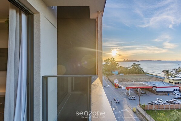Basic Apartment | Terrace/patio