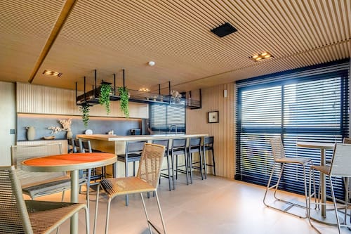 Basic Apartment | Dining