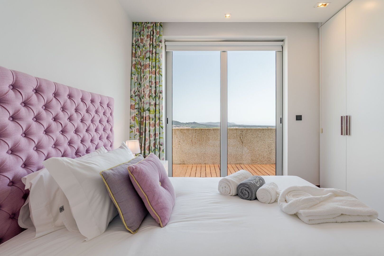 5 間睡房、書桌、熨斗/熨衫板、上網