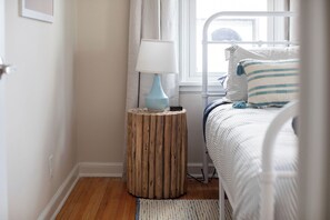 4 slaapkamers, een strijkplank/strijkijzer, gratis wifi, beddengoed