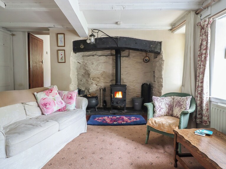 Hafod, Pet Friendly, Character Holiday Cottage In Chirk - Llangollen