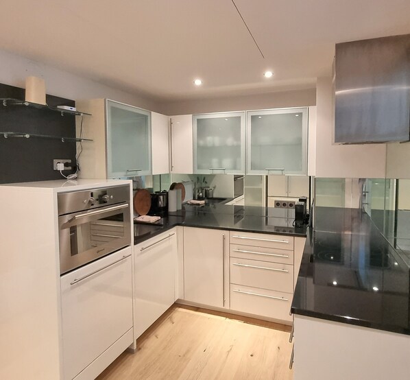 Microwave, oven, stovetop, dishwasher