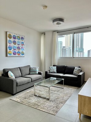 Luxury Condo, Ocean View (103) | Living area
