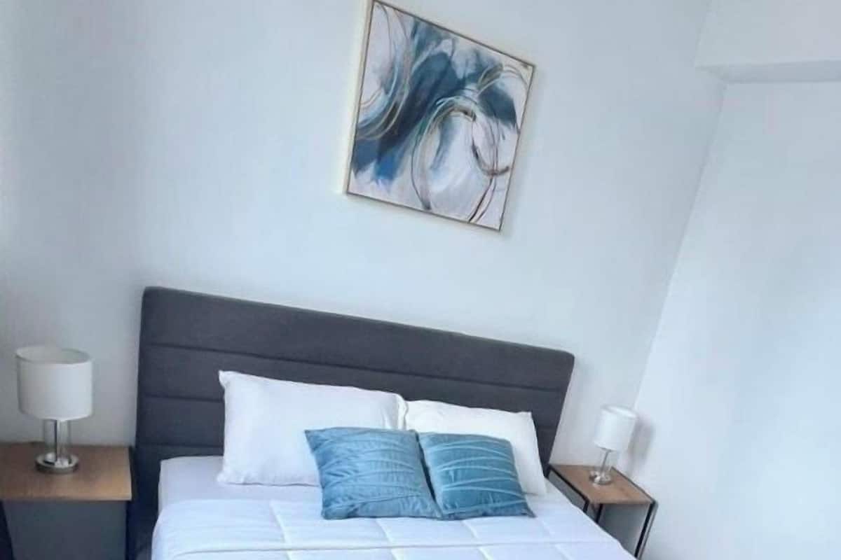Apartment | Laptop workspace, iron/ironing board, free WiFi, bed sheets