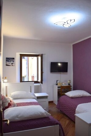 Chambre Confort avec lits jumeaux, vue montagne