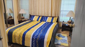 2 bedrooms, desk, iron/ironing board, free WiFi - Spacious home near restaurants, movies, beaches, and hospitals, w/community pool (Oldsmar)