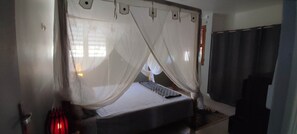 3 chambres, fer et planche à repasser, Wi-Fi gratuit, draps fournis