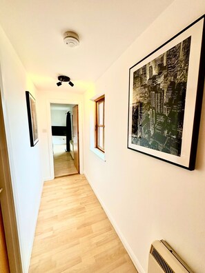 Interior - Dolphin Bay - Charming 1 Bedroom Apartment (Ardersier)