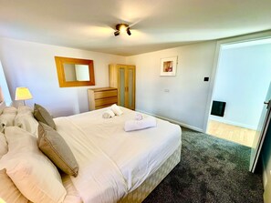 1 chambre, fer et planche Ă repasser, Wi-Fi, draps fournis