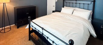 Spacious 5-bedroom house with 2 king size beds in the best area of San Antonio