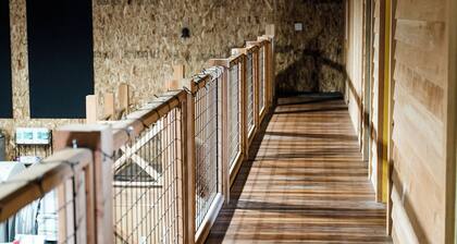 Spacious Old Western Event Venue for Unforgettable Gatherings