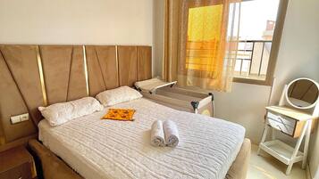 3 bedrooms, iron/ironing board, WiFi, bed sheets