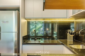 Basic Apartment | Private kitchen