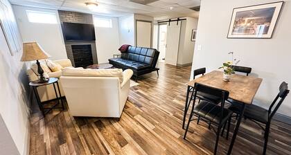 Stay On Festus Main 2 bedroom 1.5 bath Near Mercy