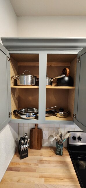 Microonde, forno, piano cottura, lavastoviglie
