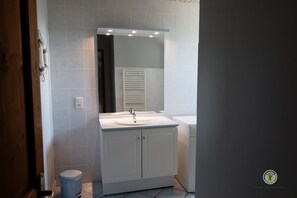 Shower, toilet paper