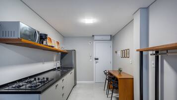 Basic Apartment | Private kitchen | Cookware/dishes/utensils