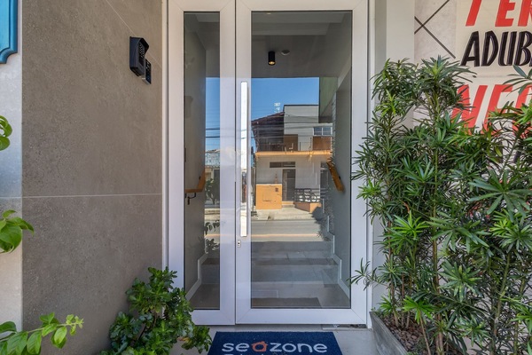 Basic Apartment | Exterior detail