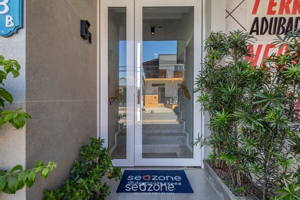 Basic Apartment | Exterior detail