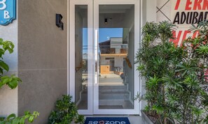 Basic Apartment | Exterior detail