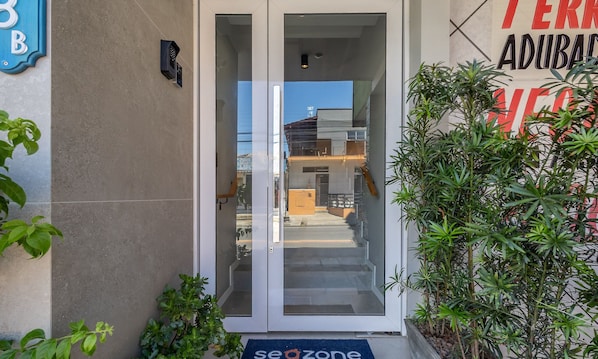 Basic Apartment | Exterior detail